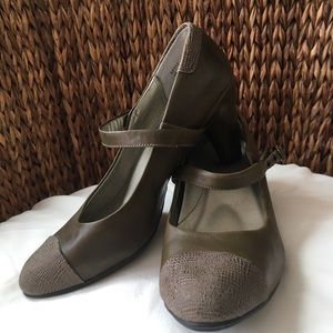 “Essence” by Aetrex Maryjane style shoes